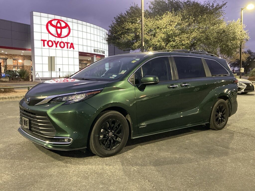 2021 Toyota Sienna XLE