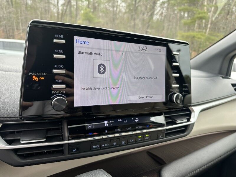 2021 Toyota Sienna XLE Whitinsville MA