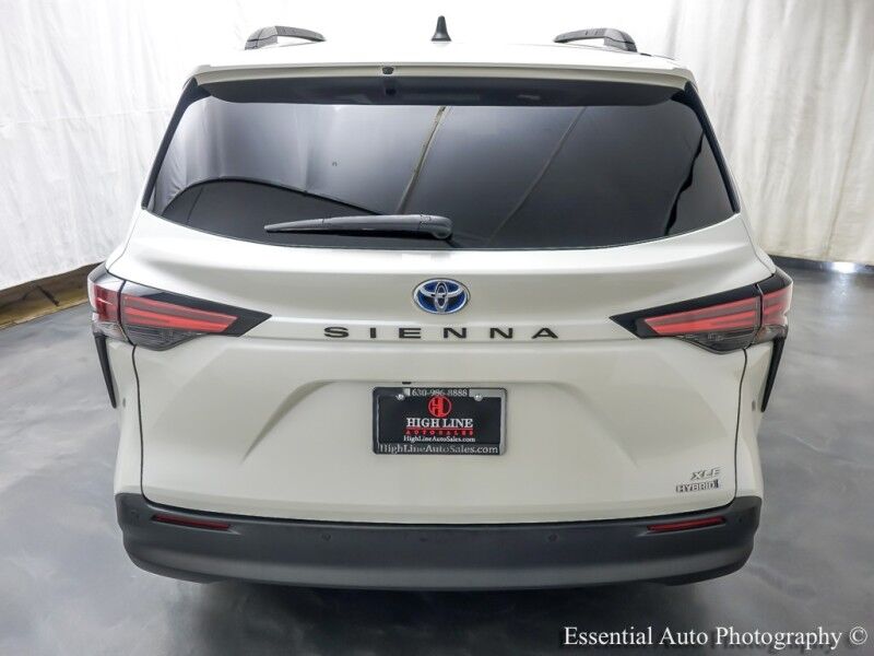 2021 Toyota Sienna XLE