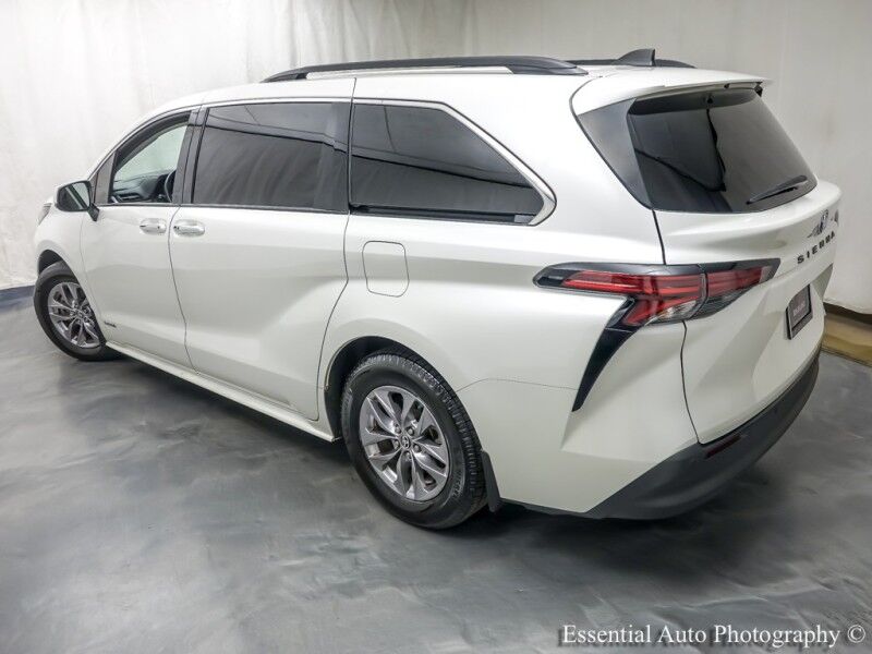2021 Toyota Sienna XLE