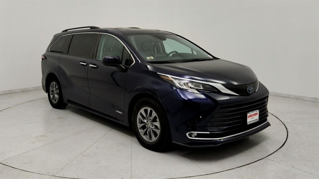 2021 Toyota Sienna XLE