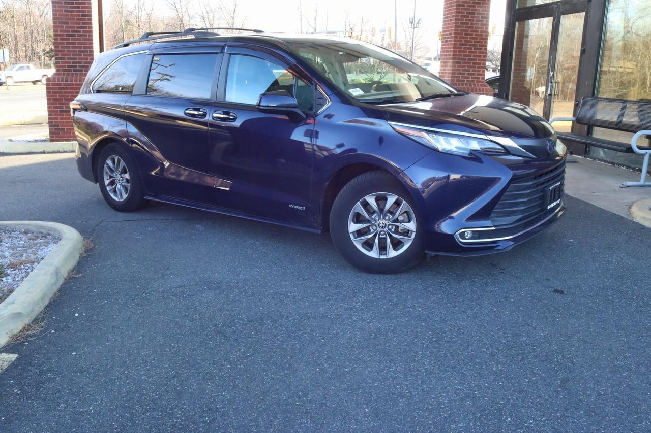 2021 Toyota Sienna XLE