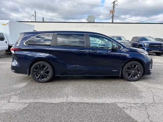 2021 Toyota Sienna XSE Cleveland OH