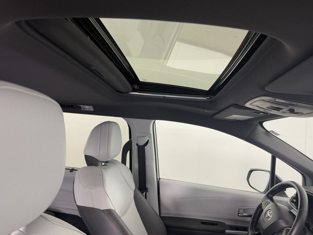 2021 Toyota Sienna XSE Plus AWD Maumee OH