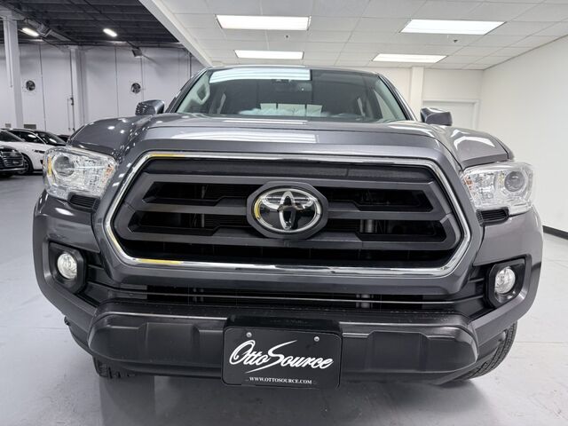 2021 Toyota Tacoma SR5 photo 2