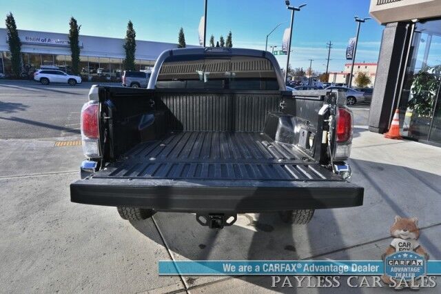 2021 Toyota Tacoma 4WD TRD Off Road / 4X4 / Crew Cab / Premium Cloth Seats / Adaptive Cruise Control / Lane Departure Alert / Apple CarPlay & Android Auto / Back Up Camera / Bed Liner / Keyless Entry & Start / Tow Pkg Anchorage AK