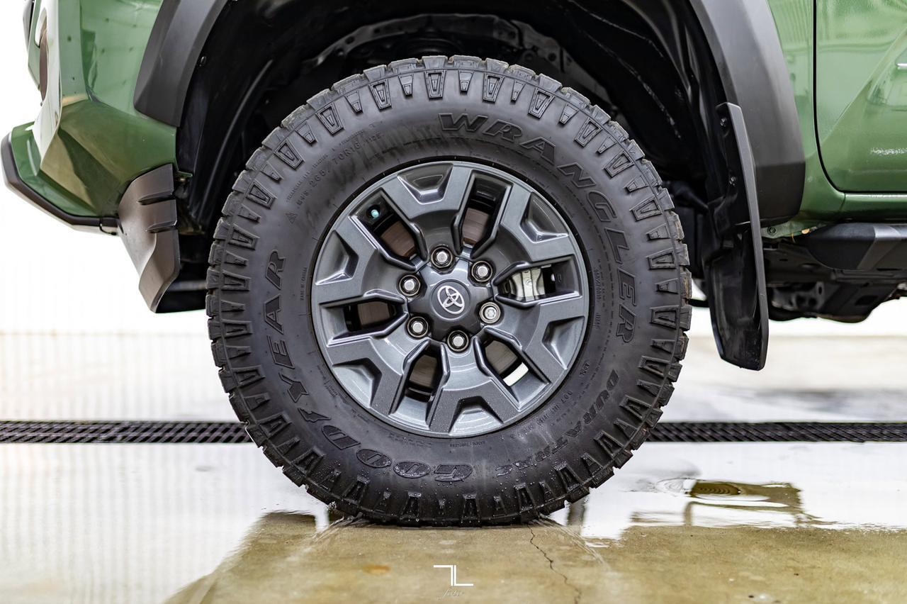 2021 Toyota Tacoma 4x4 Double Cab Nightshade SR5 BCam Red Deer AB