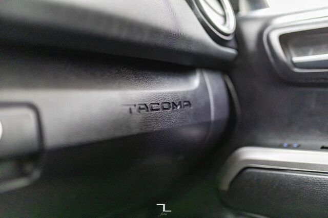 2021 Toyota Tacoma 4x4 Double Cab Nightshade SR5 BCam Red Deer AB