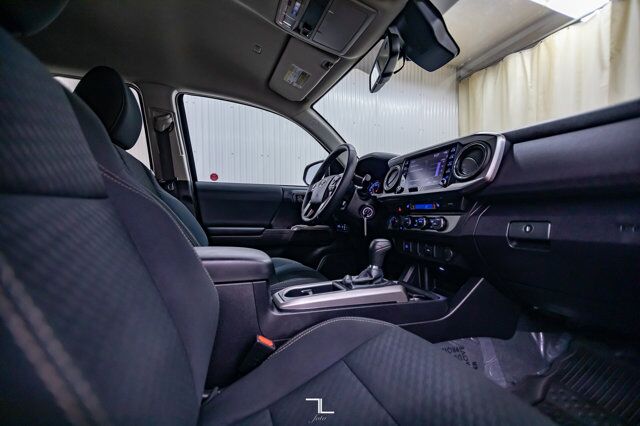 2021 Toyota Tacoma 4x4 Double Cab Nightshade SR5 BCam Red Deer AB