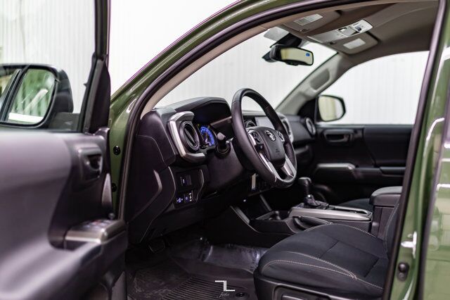 2021 Toyota Tacoma 4x4 Double Cab Nightshade SR5 BCam Red Deer AB