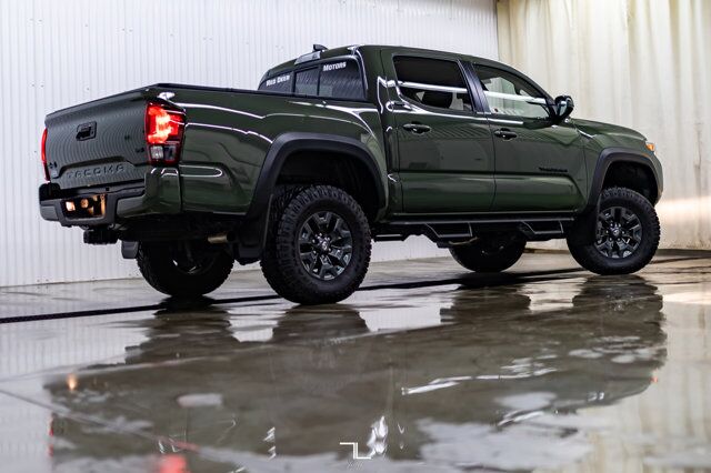 2021 Toyota Tacoma 4x4 Double Cab Nightshade SR5 BCam Red Deer AB
