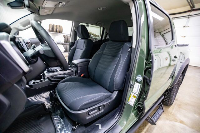 2021 Toyota Tacoma 4x4 Double Cab Nightshade SR5 BCam Red Deer AB