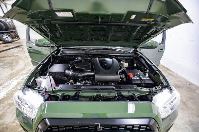 2021 Toyota Tacoma 4x4 Double Cab Nightshade SR5 BCam Red Deer AB