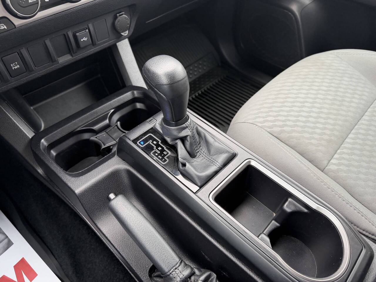 2021 Toyota Tacoma SR V6 4x4 4dr Double Cab 5.0 ft SB Eldridge IA