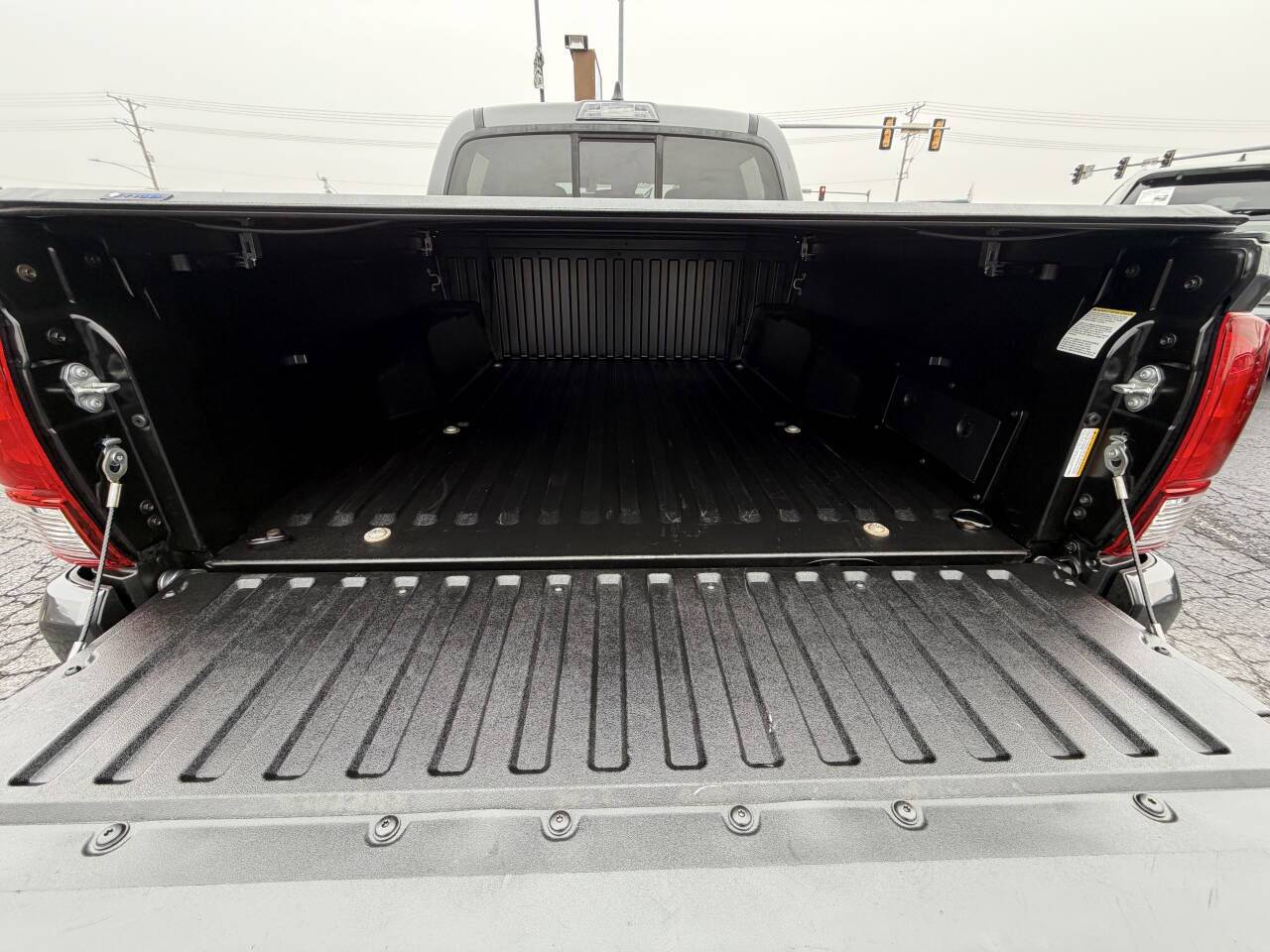 2021 Toyota Tacoma SR V6 4x4 4dr Double Cab 5.0 ft SB Eldridge IA