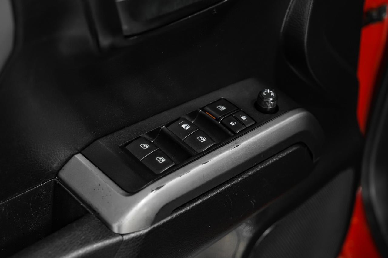 2021 Toyota Tacoma SR5 V6 DOUBLE CAB TOYOTA SAFETY SENSE LANE DEPARTURE PRE COLLISION SYSTEM REAR CAMERA Carrollton TX