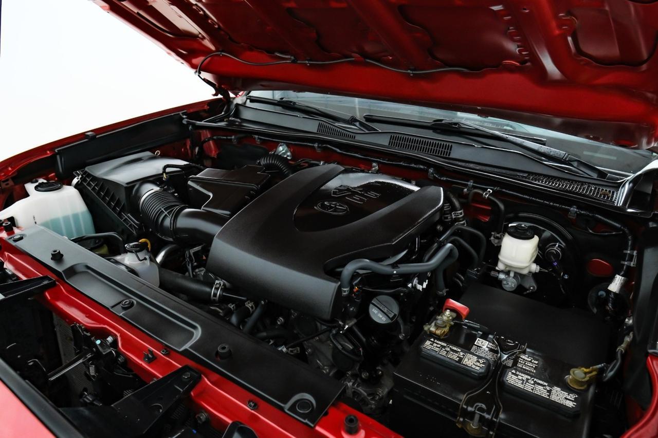 2021 Toyota Tacoma SR5 V6 DOUBLE CAB TOYOTA SAFETY SENSE LANE DEPARTURE PRE COLLISION SYSTEM REAR CAMERA Carrollton TX