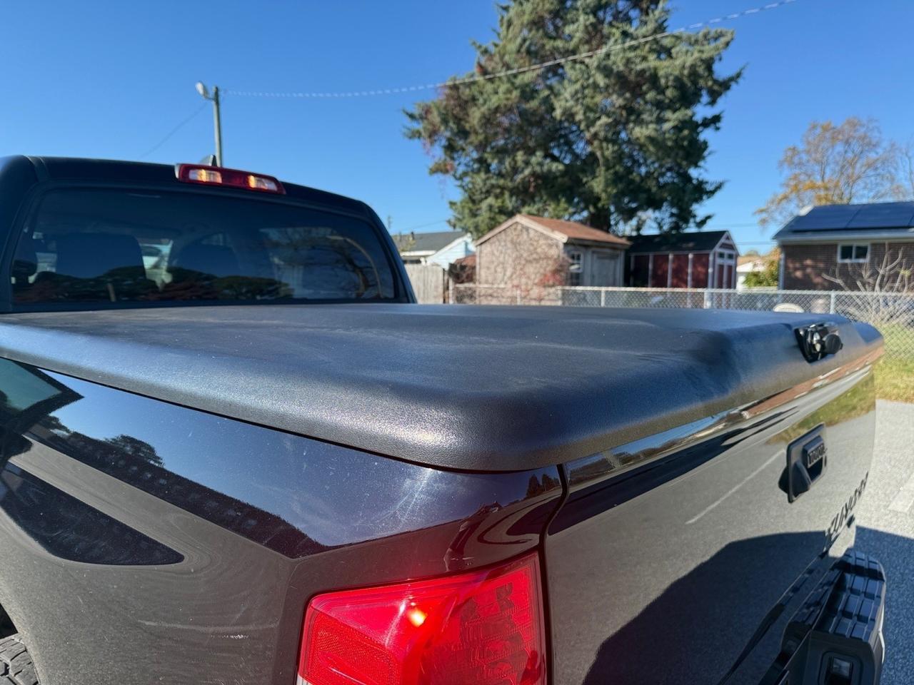 2021 Toyota Tundra 4WD SR5, BLACK RHINO WHEELS, BED COVER, BACKUP CAMERA, BLUETOOTH, POWER AND HEATED MIRRORS, KEYLESS ENTRY, ALL WEATHER FLOOR MATS, TOW PACKAGE, LOW MILES! Norfolk VA