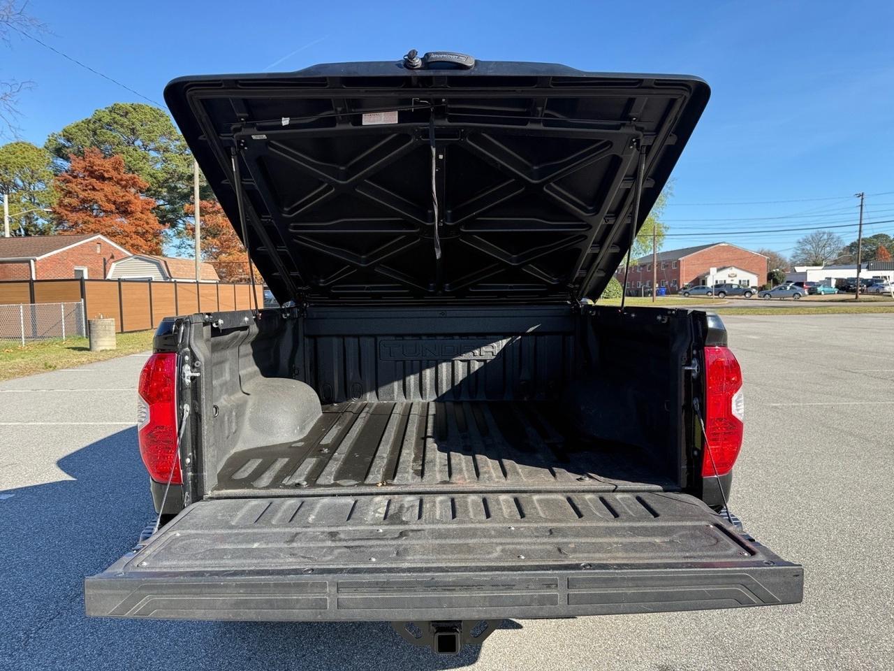 2021 Toyota Tundra 4WD SR5, BLACK RHINO WHEELS, BED COVER, BACKUP CAMERA, BLUETOOTH, POWER AND HEATED MIRRORS, KEYLESS ENTRY, ALL WEATHER FLOOR MATS, TOW PACKAGE, LOW MILES! Norfolk VA