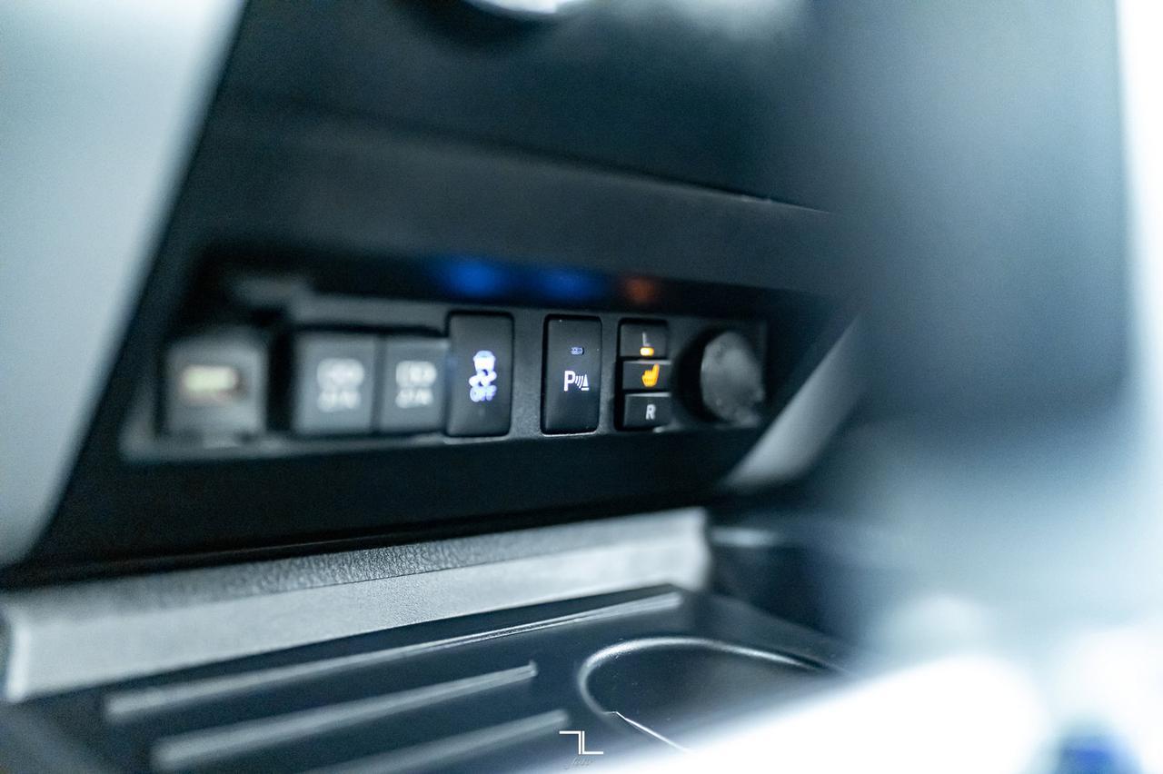 2021 Toyota Tundra 4x4 Crew Cab SR5 Leather Roof Nav Red Deer AB