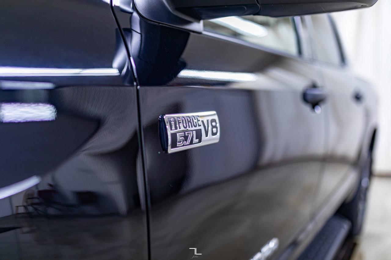 2021 Toyota Tundra 4x4 Crewmax SR5 TRD Roof BCam Red Deer AB