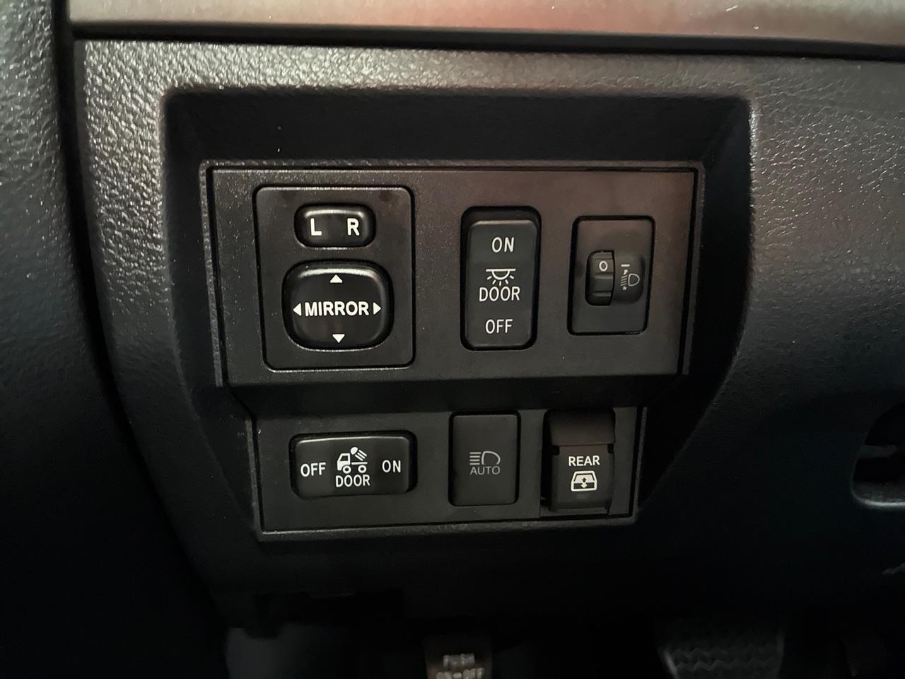 2021 Toyota Tundra SR5, 4x4, Leather Pkg, Leveling Kit, Spray-on Bedliner, Bed Cover Houston TX