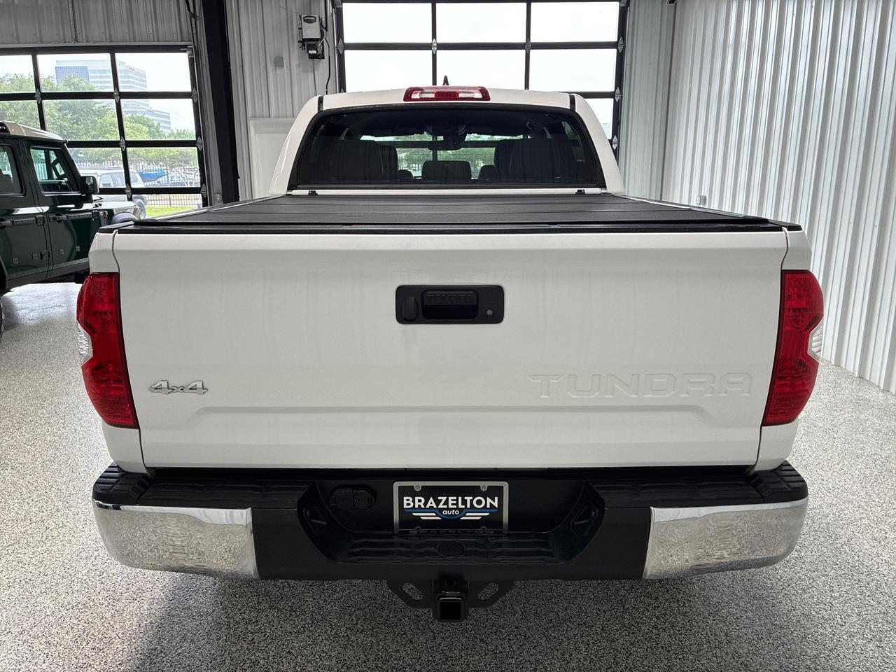 2021 Toyota Tundra SR5, 4x4, Leather Pkg, Leveling Kit, Spray-on Bedliner, Bed Cover Houston TX