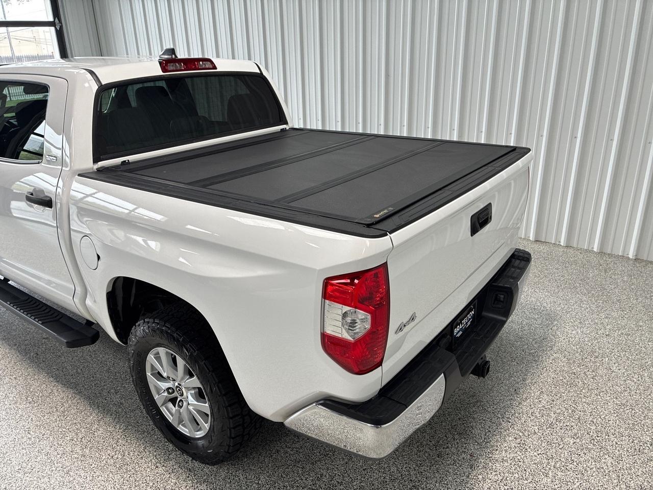 2021 Toyota Tundra SR5, 4x4, Leather Pkg, Leveling Kit, Spray-on Bedliner, Bed Cover Houston TX