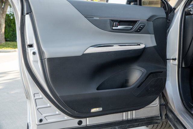 2021 Toyota Venza  Selma TX