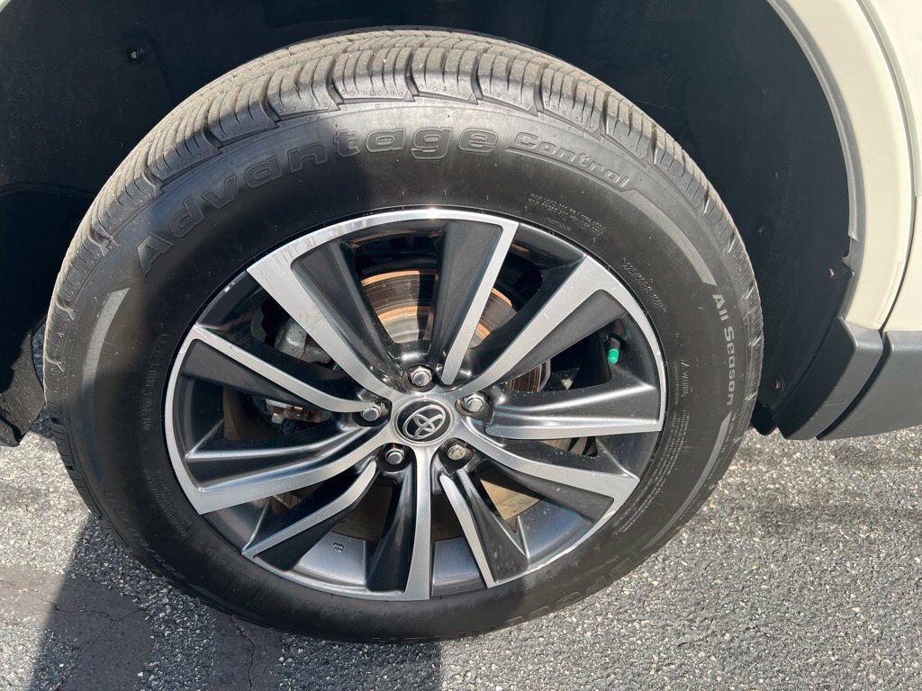 2021 Toyota Venza LE Mount Joy PA