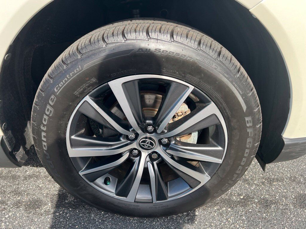 2021 Toyota Venza LE Mount Joy PA