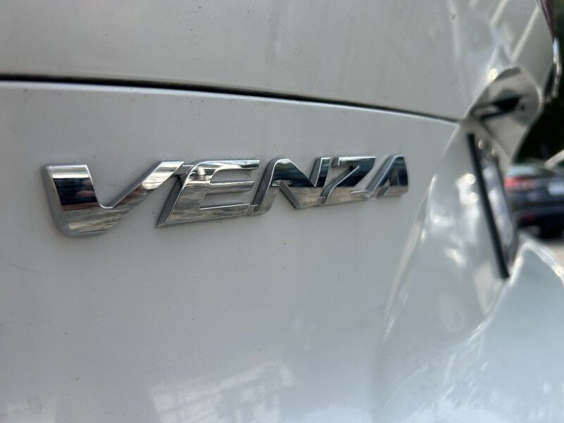 2021 Toyota Venza XLE - HYBRID - PREMIUM AUDIO - HEATED/COOLED SEATS Whitinsville MA