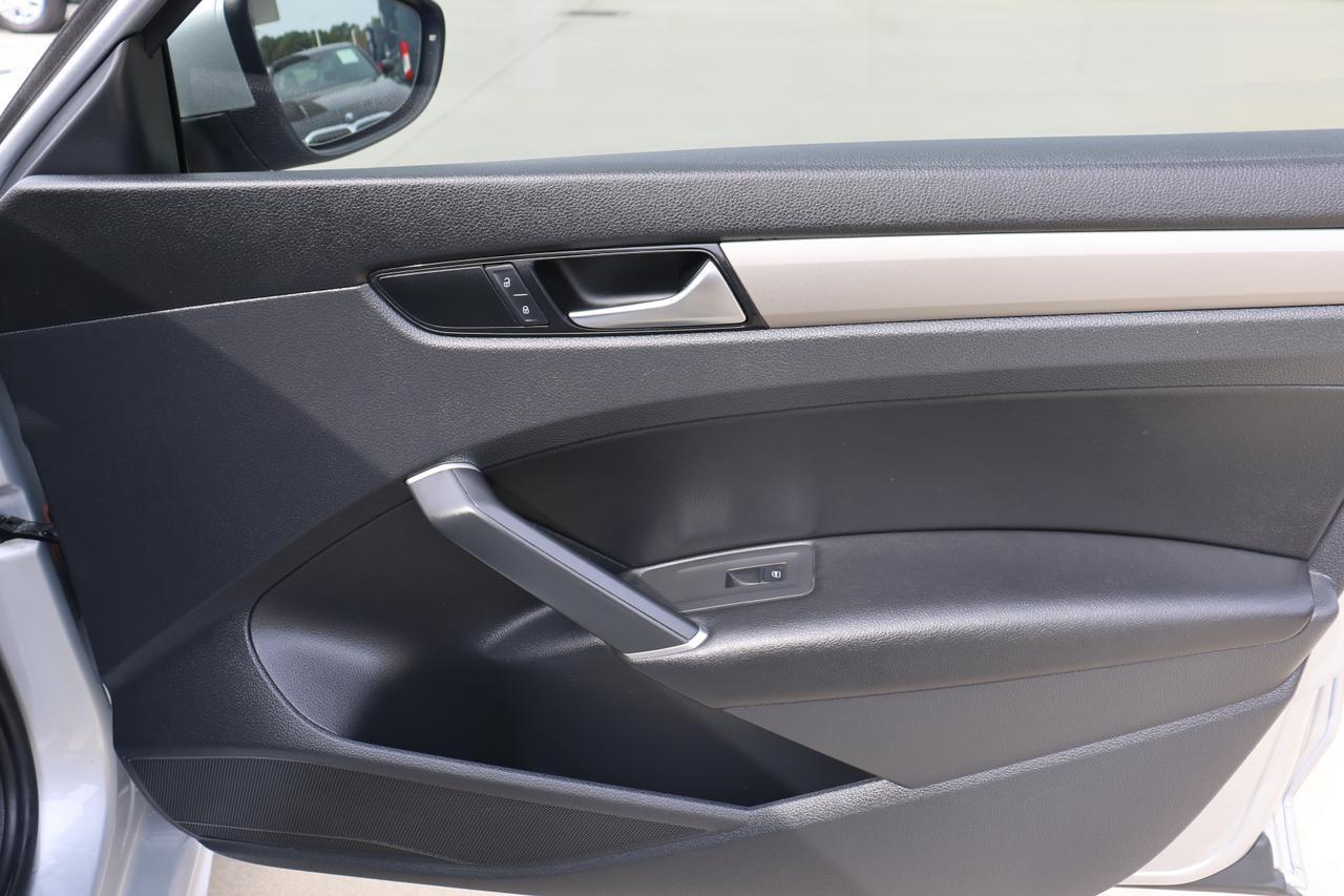 2021 VOLKSWAGEN PASSAT SE Houston TX