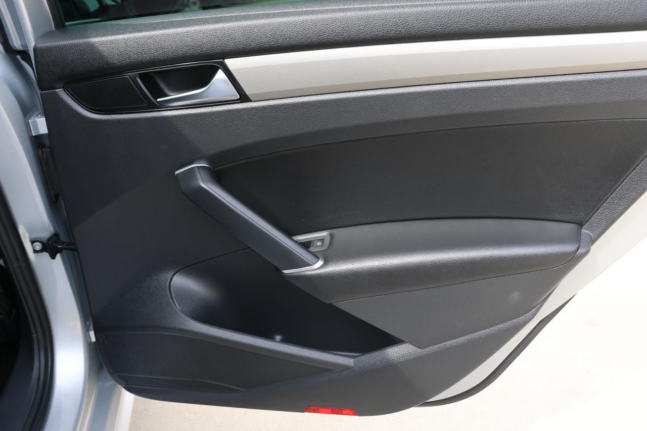 2021 VOLKSWAGEN PASSAT SE Houston TX