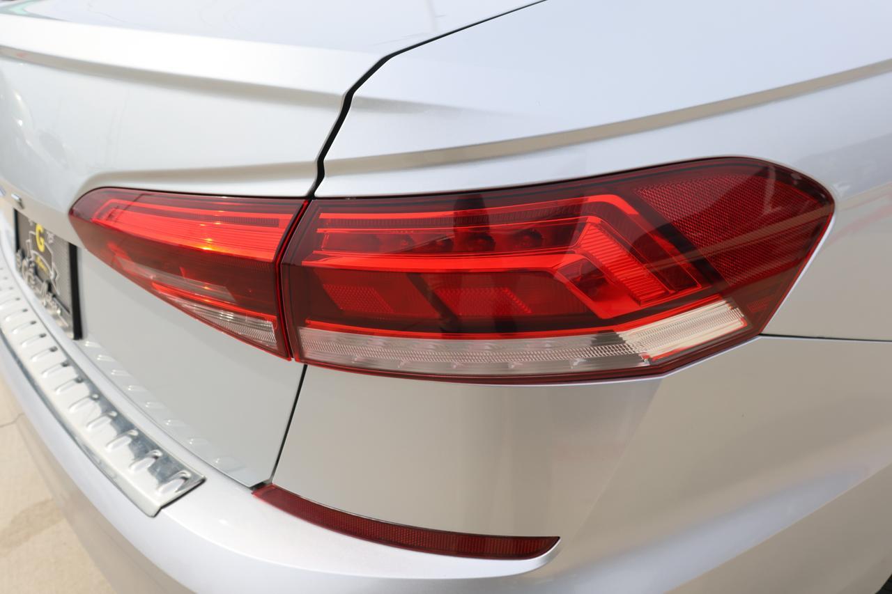 2021 VOLKSWAGEN PASSAT SE Houston TX