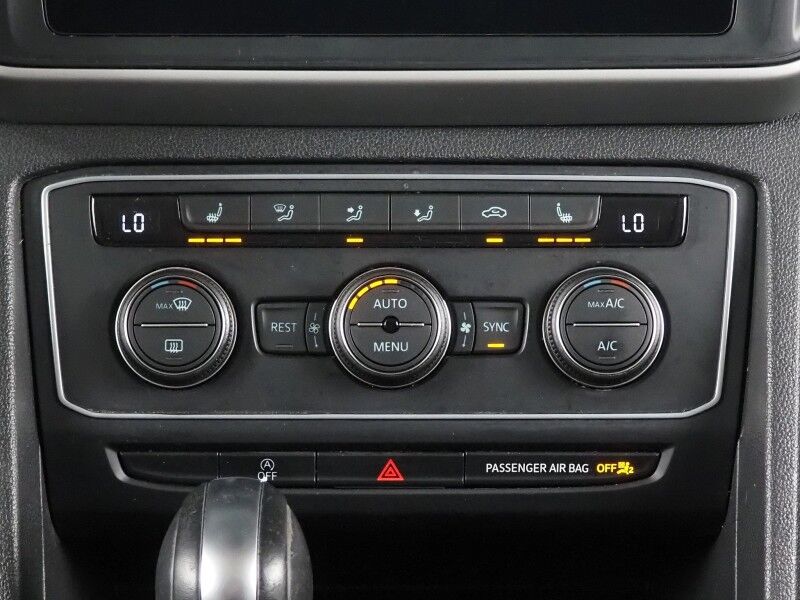 2021 Volkswagen Atlas 3.6L V6 SE w/Technology *PANORAMA MOONROOF, ADAPTIVE CRUISE, SAFETY ALERTS. BACKUP-CAMERA, COLOR TOUCHSCREEN, HEATED SEATS, 2ND ROW CAPTAIN'S, REMOTE START, POWER LIFTGATE, 20 INCH WHEELS, ANDROID & APPLE Round Rock TX