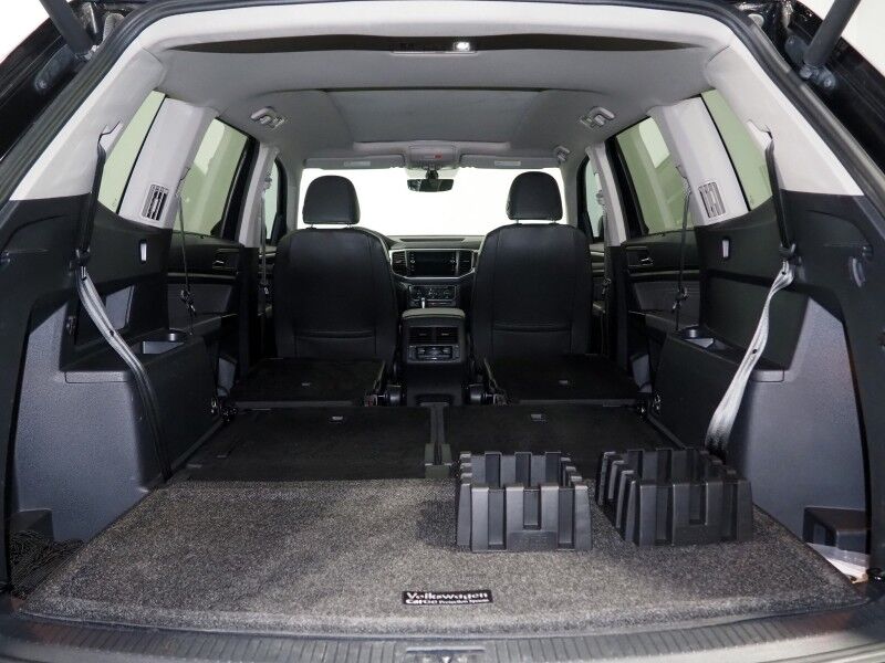 2021 Volkswagen Atlas 3.6L V6 SE w/Technology *PANORAMA MOONROOF, ADAPTIVE CRUISE, SAFETY ALERTS. BACKUP-CAMERA, COLOR TOUCHSCREEN, HEATED SEATS, 2ND ROW CAPTAIN'S, REMOTE START, POWER LIFTGATE, 20 INCH WHEELS, ANDROID & APPLE Round Rock TX