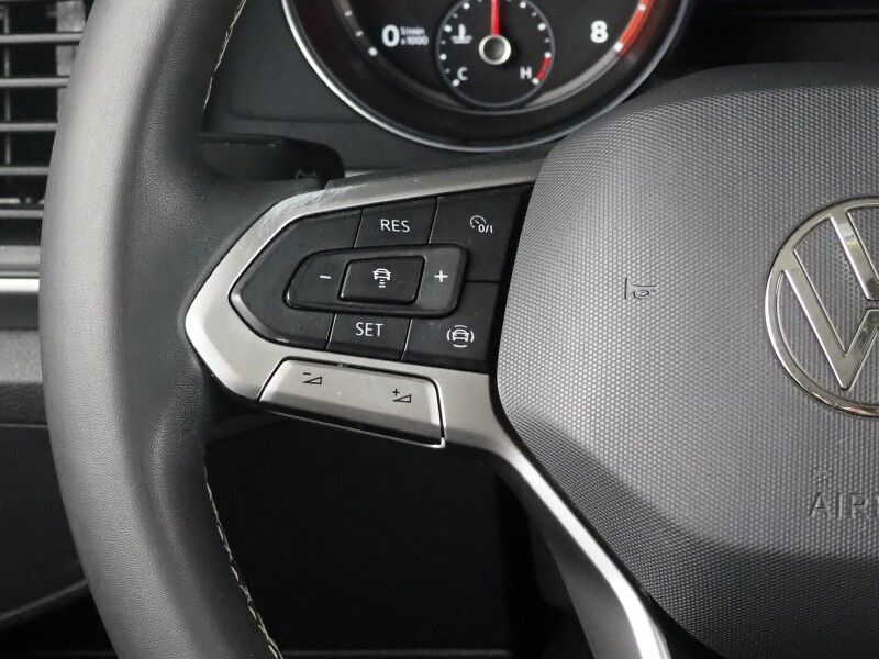 2021 Volkswagen Atlas 3.6L V6 SE w/Technology *PANORAMA MOONROOF, ADAPTIVE CRUISE, SAFETY ALERTS. BACKUP-CAMERA, COLOR TOUCHSCREEN, HEATED SEATS, 2ND ROW CAPTAIN'S, REMOTE START, POWER LIFTGATE, 20 INCH WHEELS, ANDROID & APPLE Round Rock TX