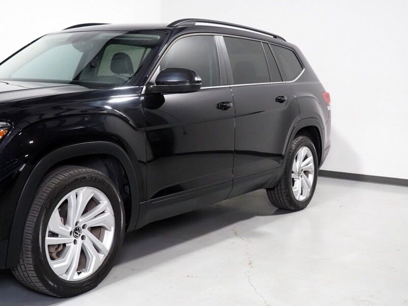 2021 Volkswagen Atlas 3.6L V6 SE w/Technology *PANORAMA MOONROOF, ADAPTIVE CRUISE, SAFETY ALERTS. BACKUP-CAMERA, COLOR TOUCHSCREEN, HEATED SEATS, 2ND ROW CAPTAIN'S, REMOTE START, POWER LIFTGATE, 20 INCH WHEELS, ANDROID & APPLE Round Rock TX