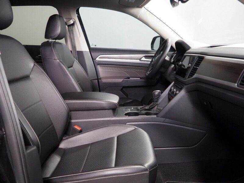 2021 Volkswagen Atlas 3.6L V6 SE w/Technology *PANORAMA MOONROOF, ADAPTIVE CRUISE, SAFETY ALERTS. BACKUP-CAMERA, COLOR TOUCHSCREEN, HEATED SEATS, 2ND ROW CAPTAIN'S, REMOTE START, POWER LIFTGATE, 20 INCH WHEELS, ANDROID & APPLE Round Rock TX