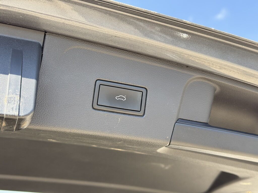 2021 Volkswagen Atlas 3.6L V6 SE w/Technology R-Line Crestwood KY