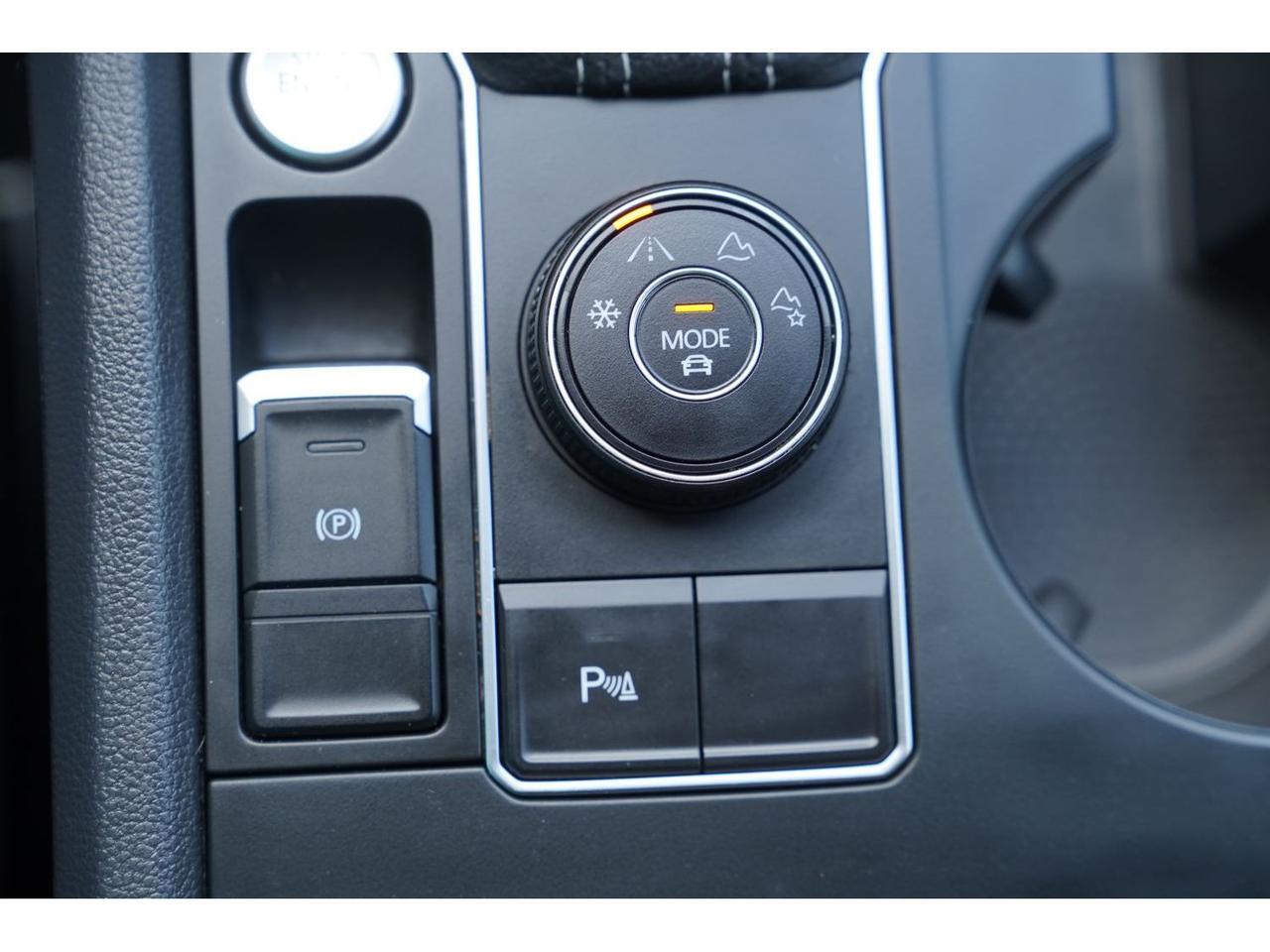 2021 Volkswagen Atlas SE w/Tech R-Line - Photo 23