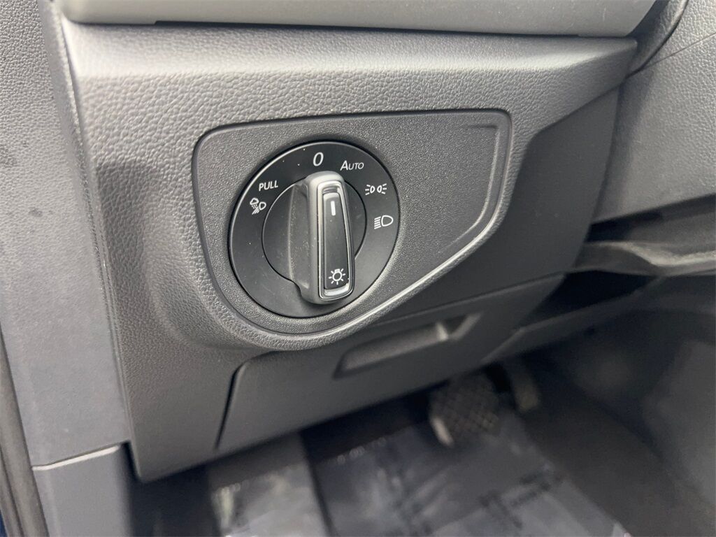 2021 Volkswagen Atlas Cross Sport 3.6L V6 SE w/Technology CAM,PANO,HTD STS,BLIND SPO Irving TX