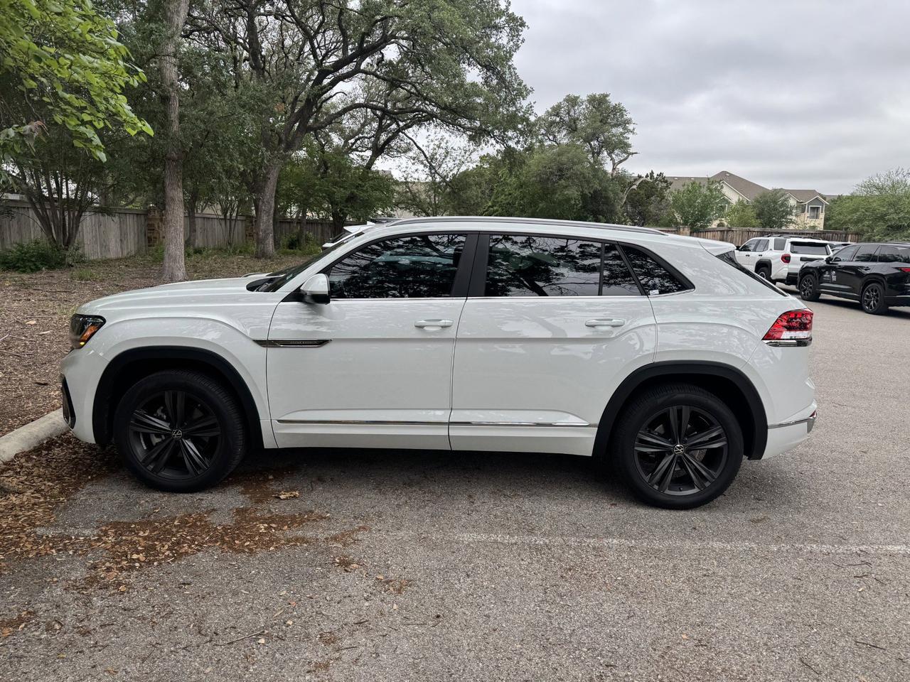2021 Volkswagen Atlas Cross Sport 3.6L V6 SE w/Technology R-Line