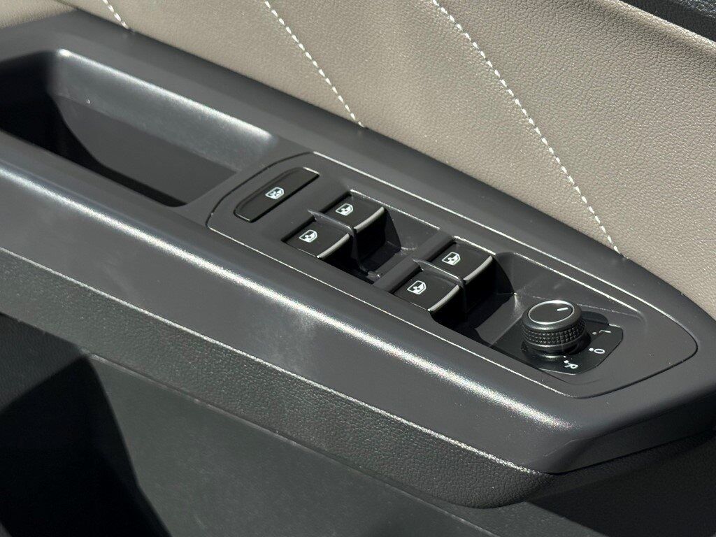 2021 Volkswagen Atlas Cross Sport 3.6L V6 SE w/Technology R-Line Springfield VA