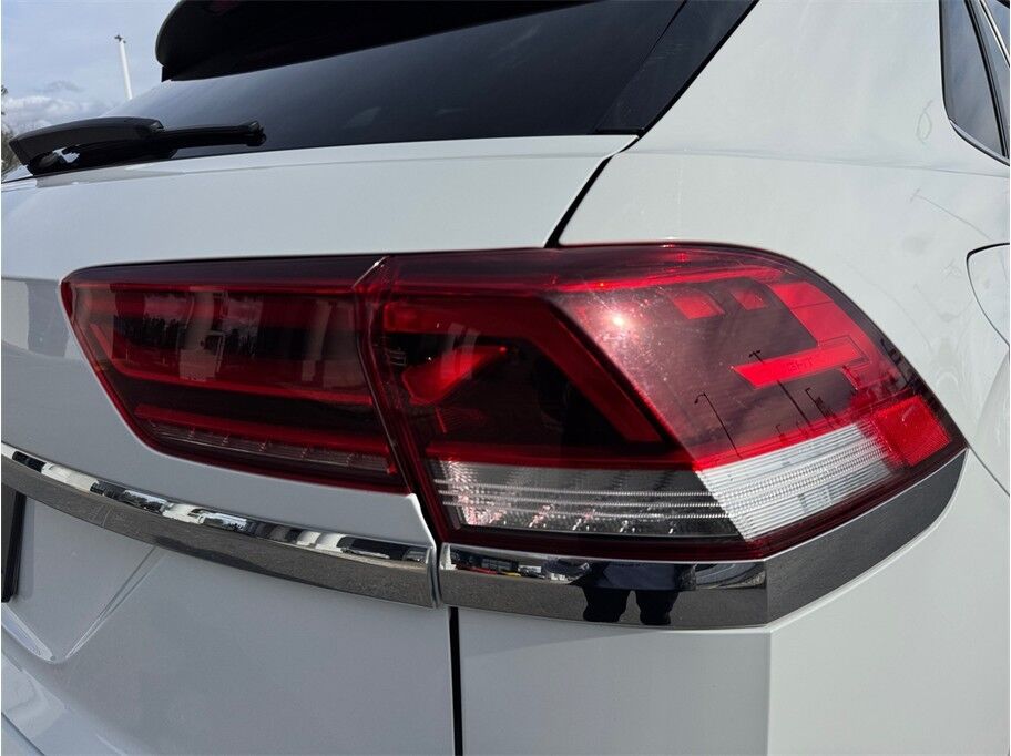 2021 Volkswagen Atlas Cross Sport SE w/Technology Sport Utility 4D Folsom CA