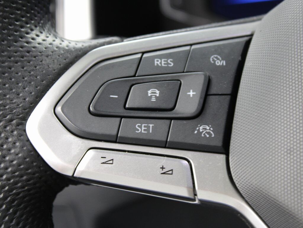 2021 Volkswagen Atlas Cross Sport SEL Premium R-Line AWD Fond du Lac WI