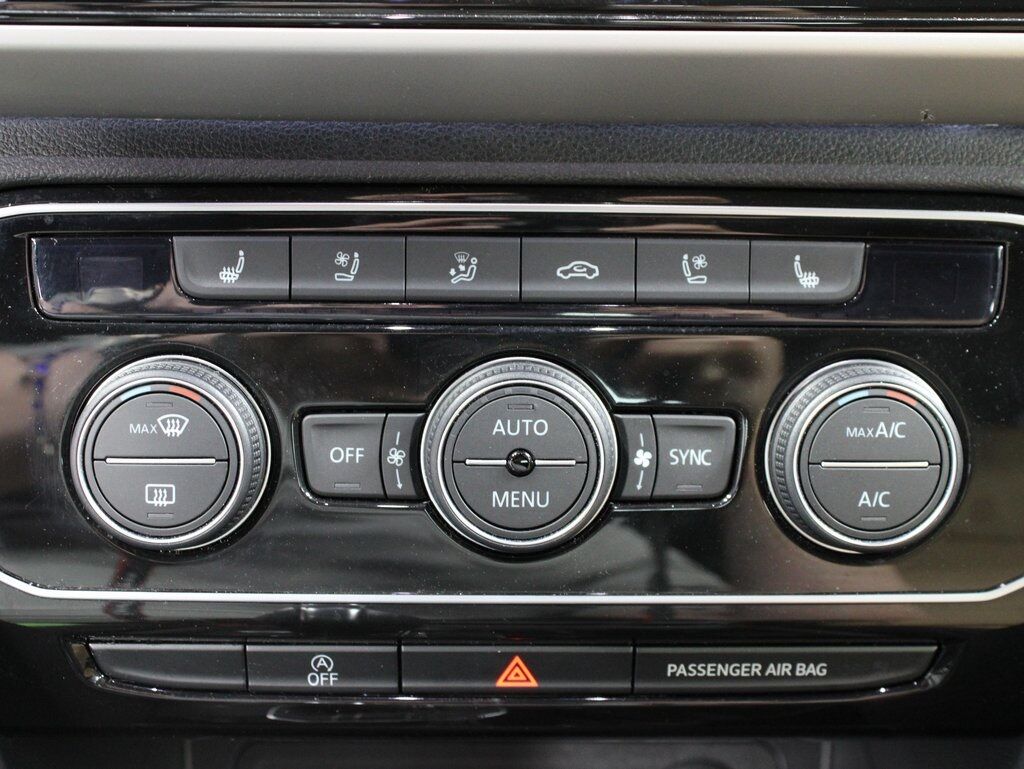 2021 Volkswagen Atlas Cross Sport SEL Premium R-Line AWD Fond du Lac WI