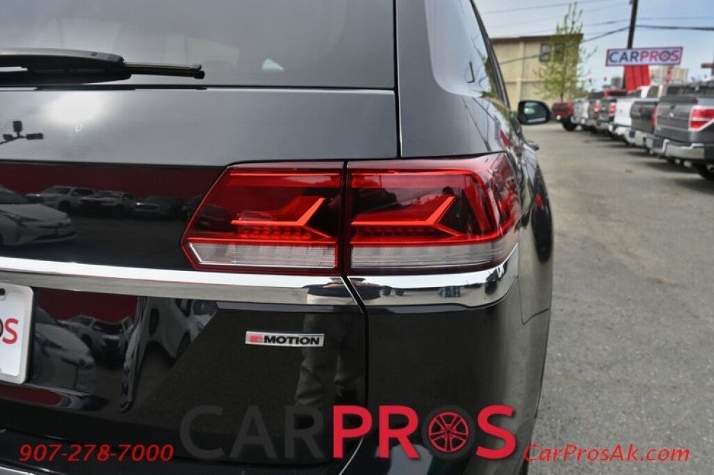 2021 Volkswagen Atlas SE - AWD - 2.0L 4-Cyl Turbo - Power & Heated Leather Seats - Bluetooth - Apple CarPlay & Android Auto - Backup Camera - 3rd Row - Seats 7 - Power Liftgate - Blind Spot Alert - Aluminum Wheels - Keyless Entry & Push To Start Anchorage AK