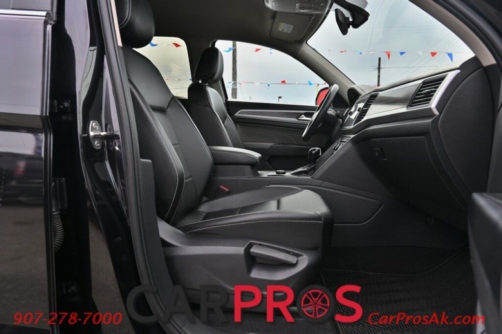 2021 Volkswagen Atlas SE - AWD - 2.0L 4-Cyl Turbo - Power & Heated Leather Seats - Bluetooth - Apple CarPlay & Android Auto - Backup Camera - 3rd Row - Seats 7 - Power Liftgate - Blind Spot Alert - Aluminum Wheels - Keyless Entry & Push To Start Anchorage AK